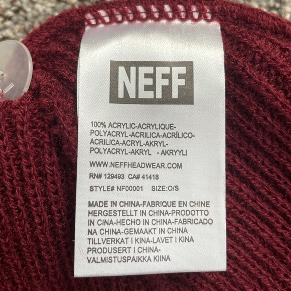 SOLD NWT Neff Maroon Daily Beanie O/S - Picture 3 of 3